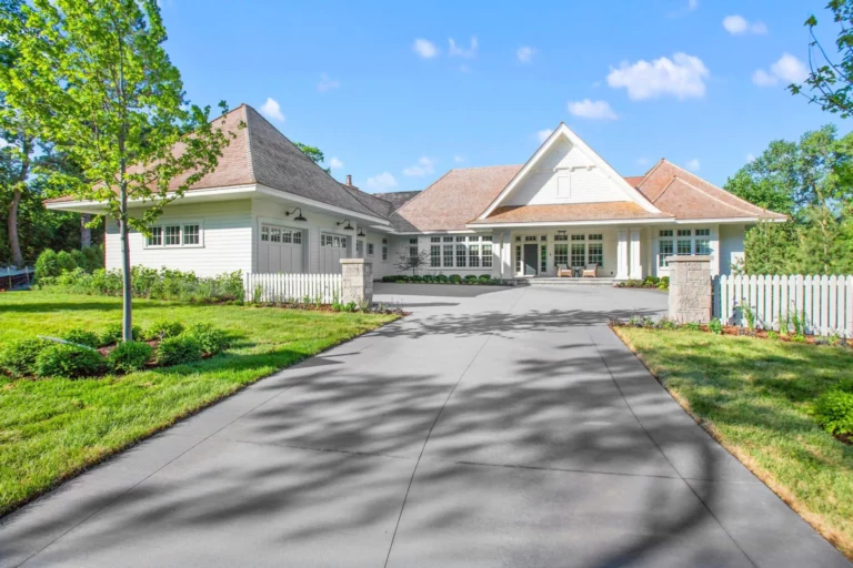 Lakeland Concrete Contractors | Expert Driveways, Patios & Repairs