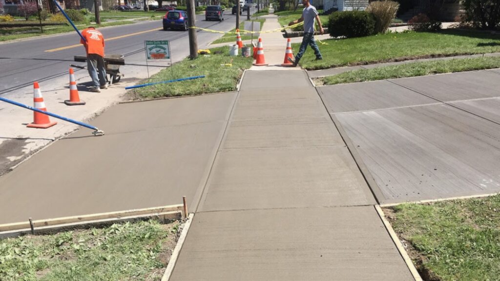 how much do concrete contractors charge per hour