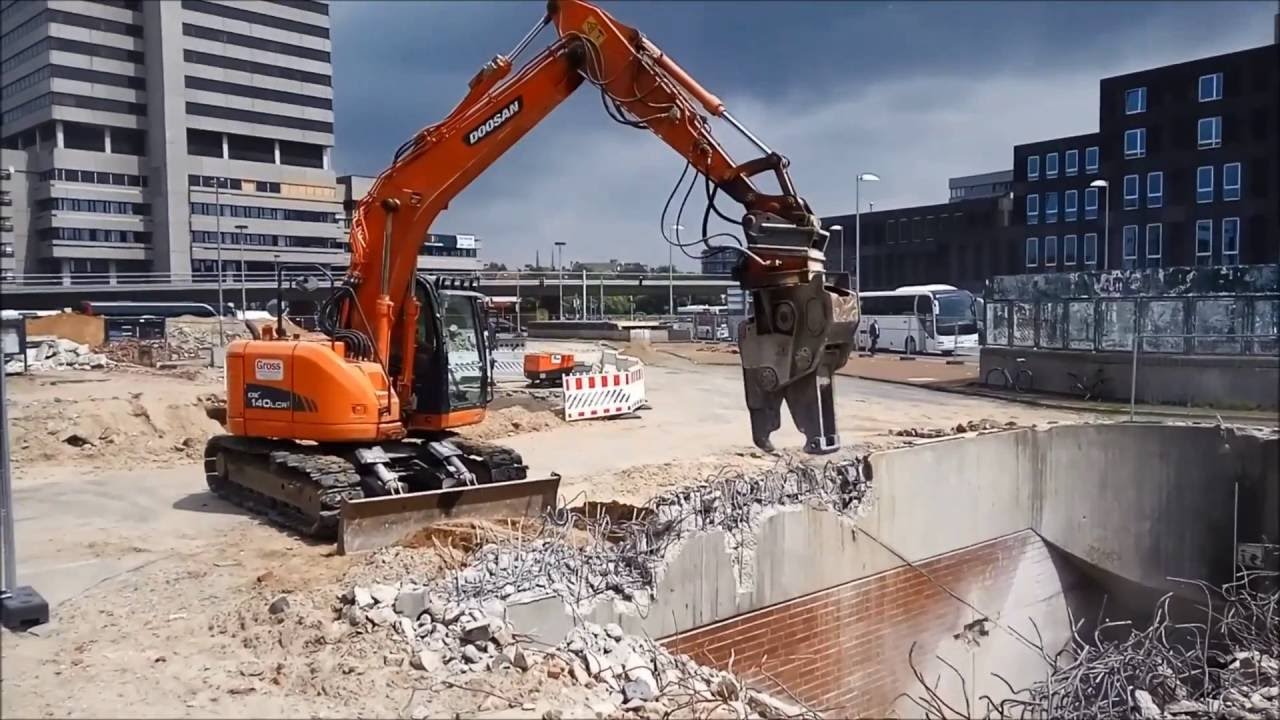 concrete demolition contractor